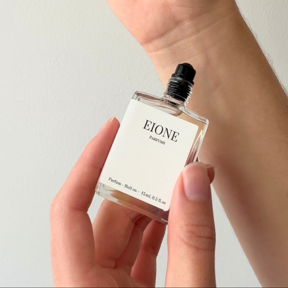 parfum roll on sans alcool flacon main